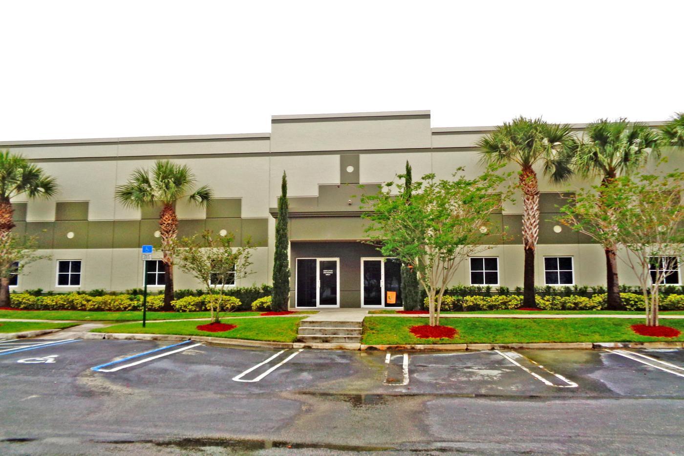 For Sale Office/Warehouse 45,000 SF