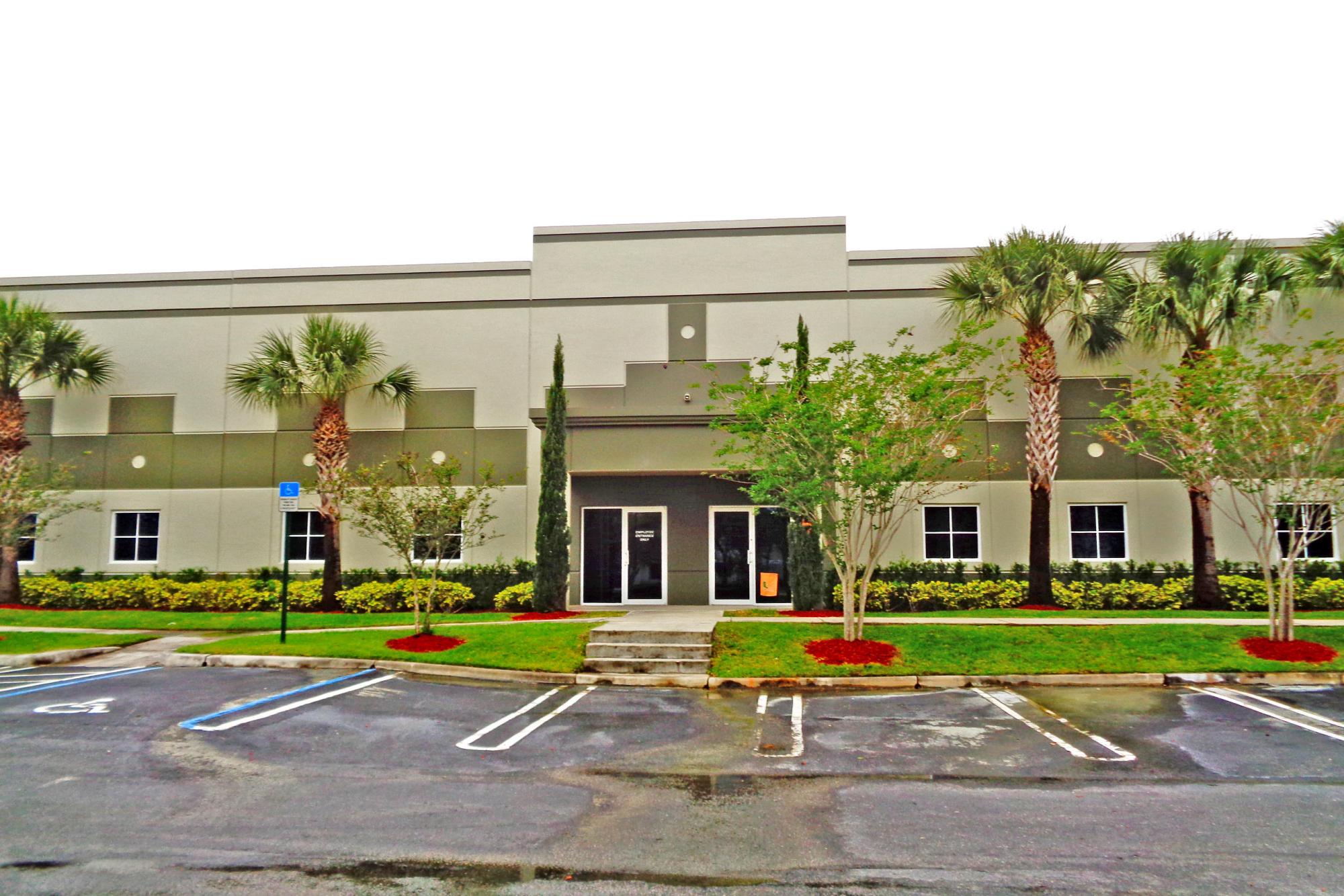 For Sale Office/Warehouse 45,000 SF