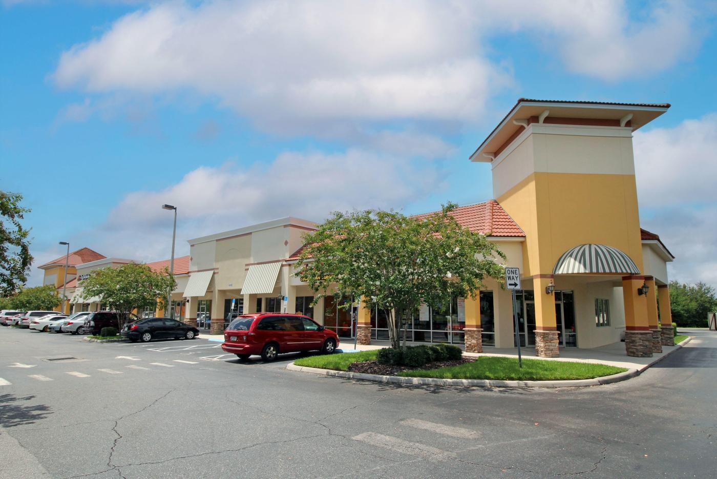 Retail In-Line Space for Lease