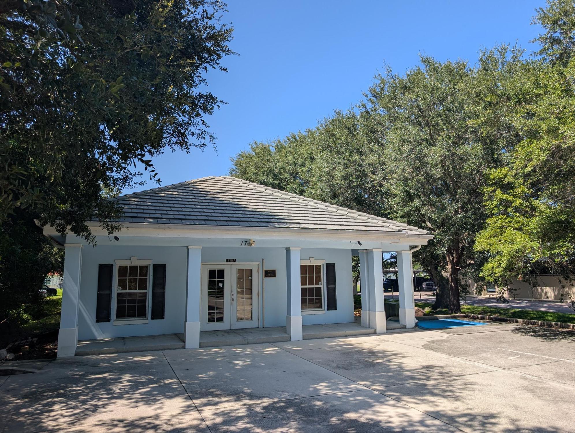 Standalone Medical Condo In Medical Corridor!