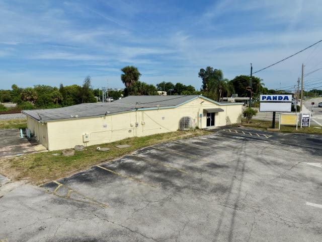 US-1 Retail Bldg. on Signalized Intersection
