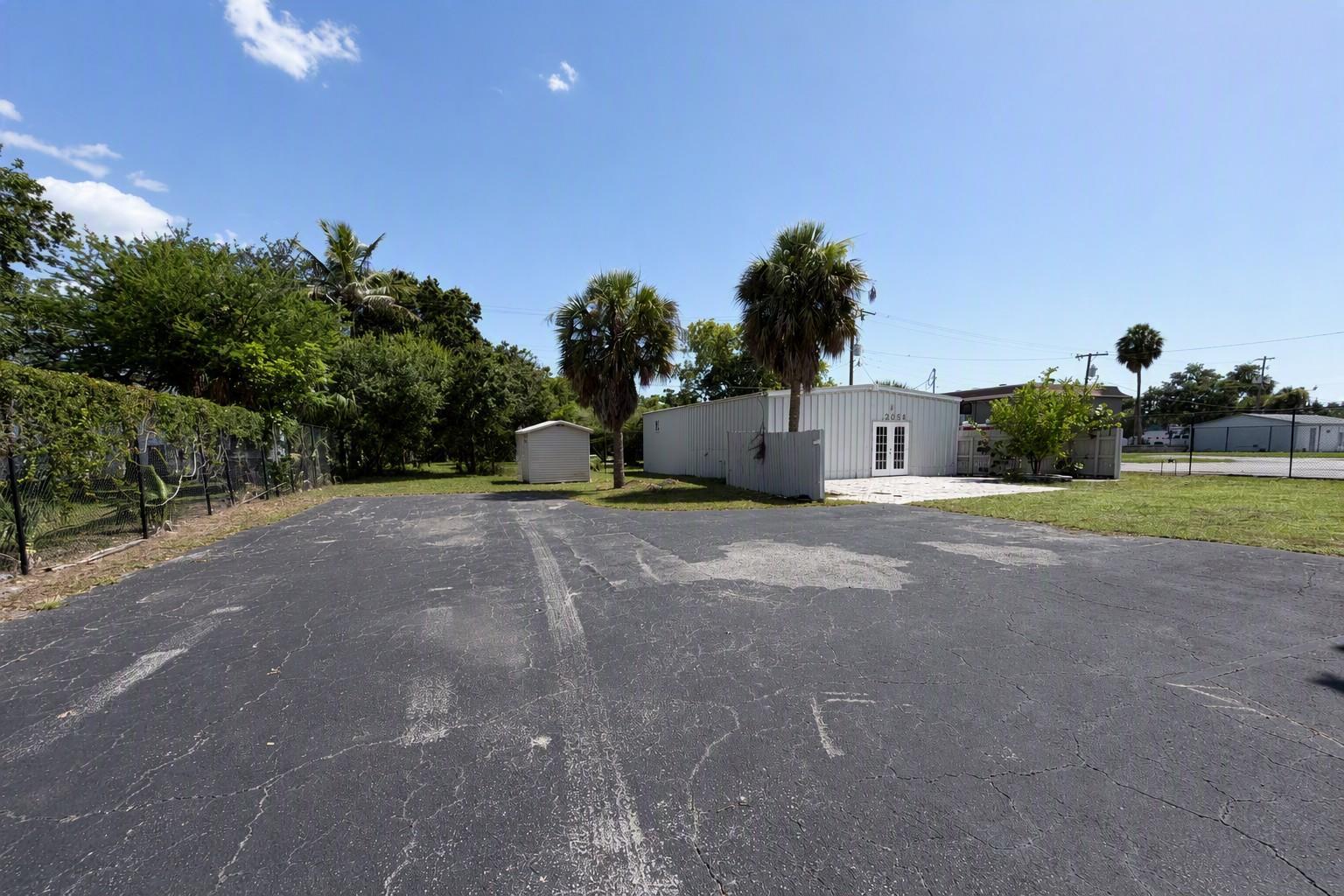 Free Standing Small Office Building for Lease