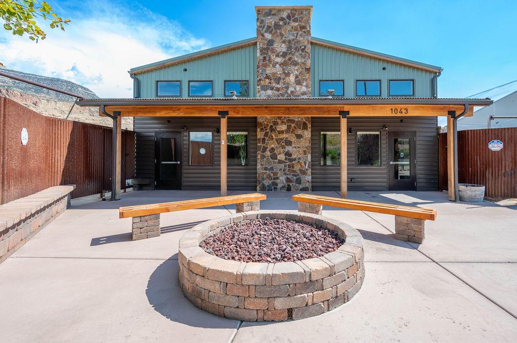 Rare Commercial Space in Palisade