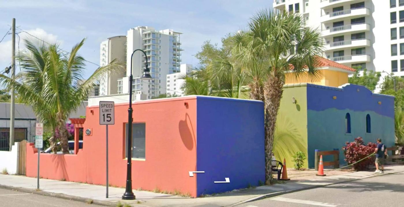 Burns Ct SRQ Live/Work or Lease Office/Retail