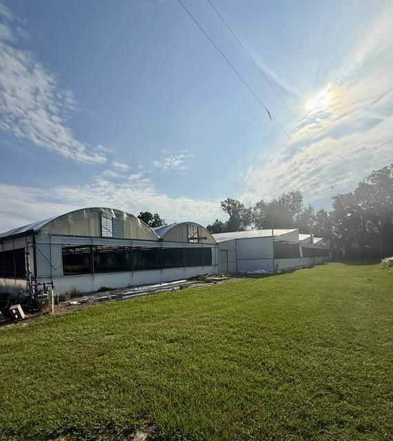 5.7 ac. Foliage Nursery/ Lake front 3br/ 2ba
