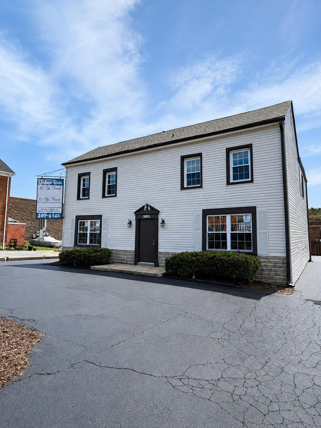 2,976 SF Office Building for Lease