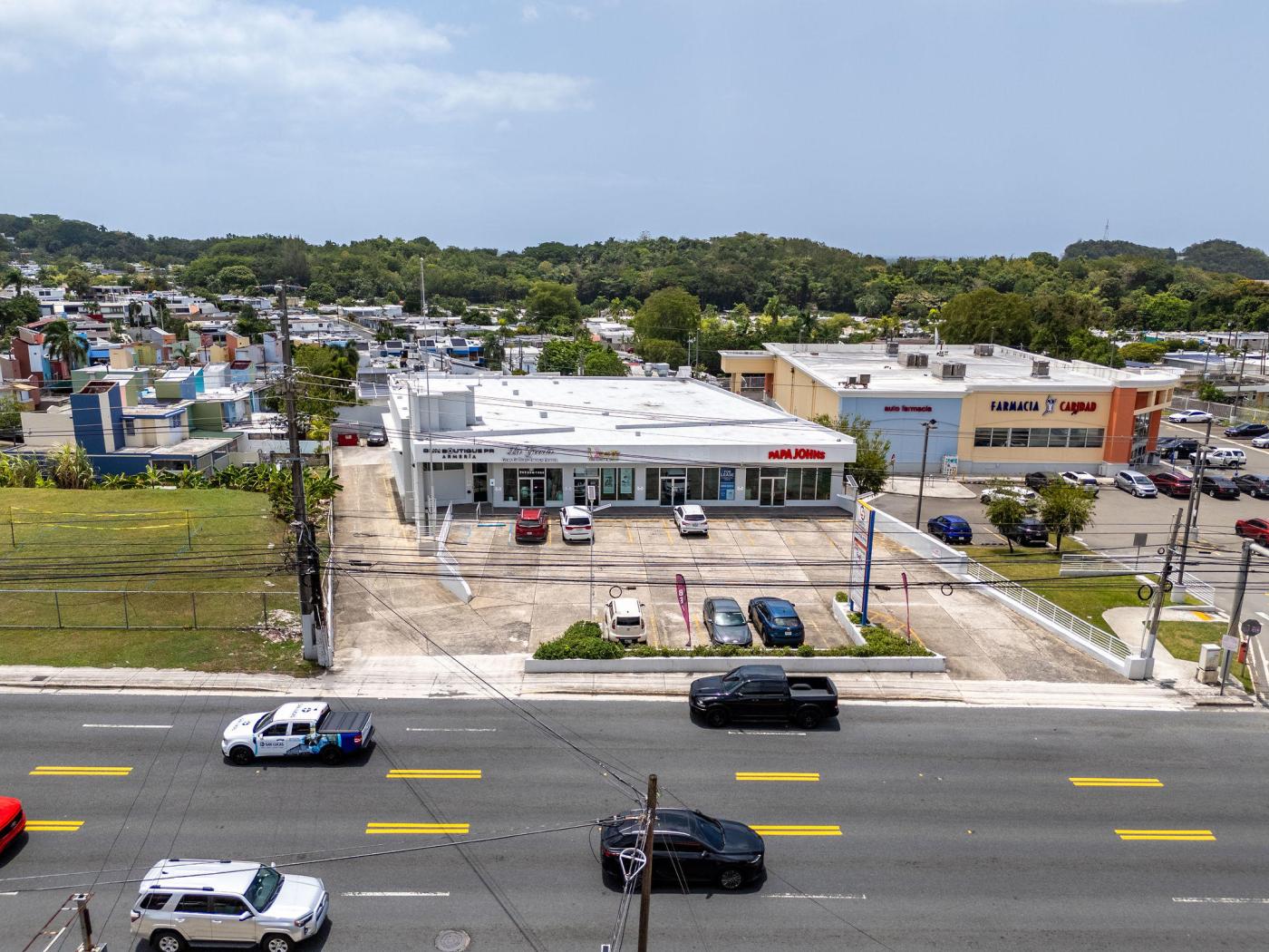 2,075 SF Inline Retail Space | Centro Caparra