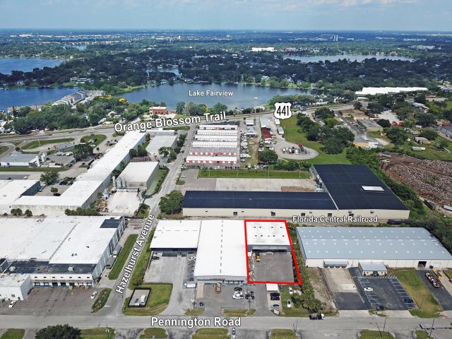 Dock-High Warehouse Building for Lease