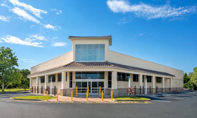 Free-Standing Retail Building for Lease