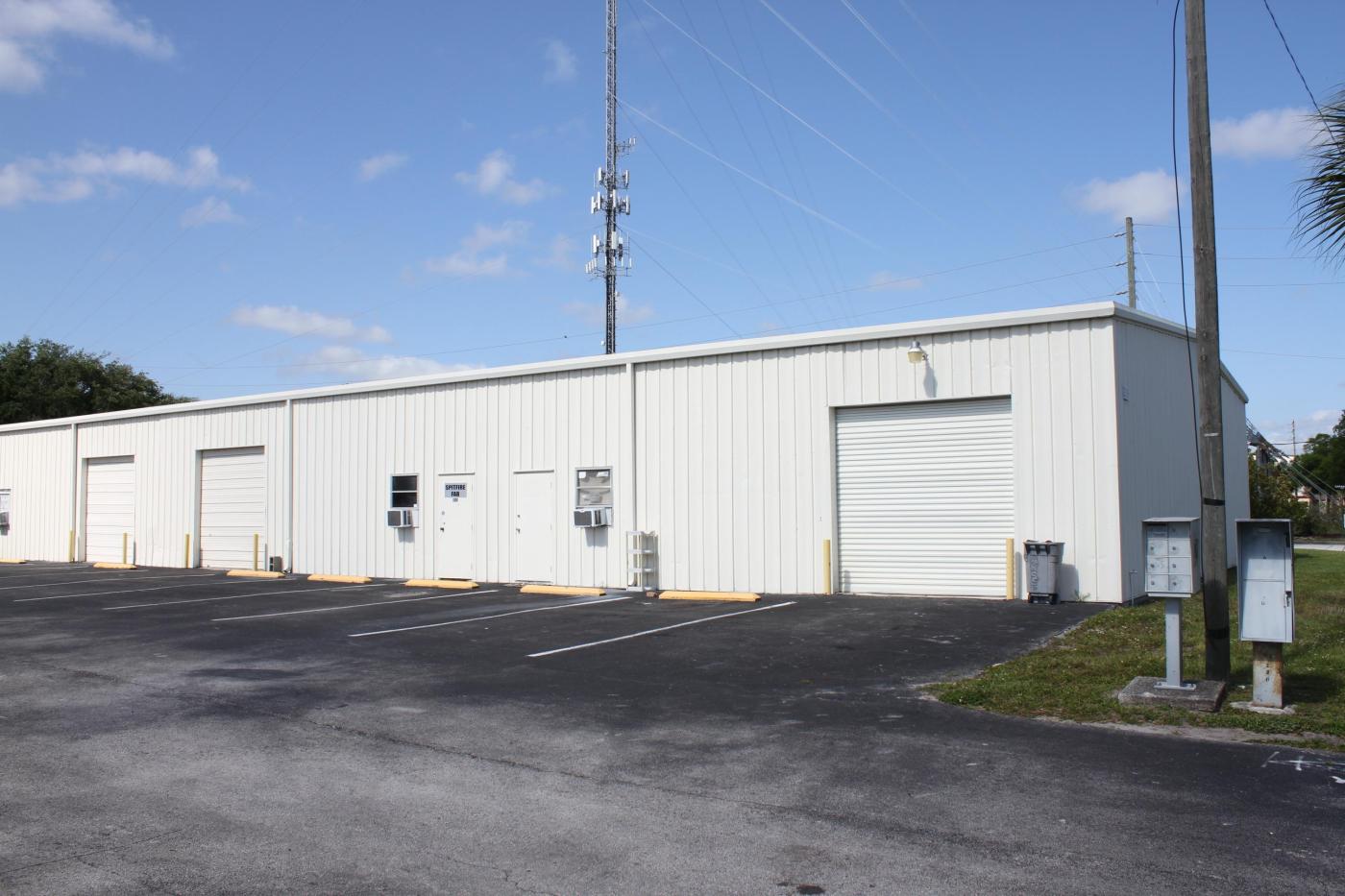 Fully Air-Conditioned Grade Level Warehouse