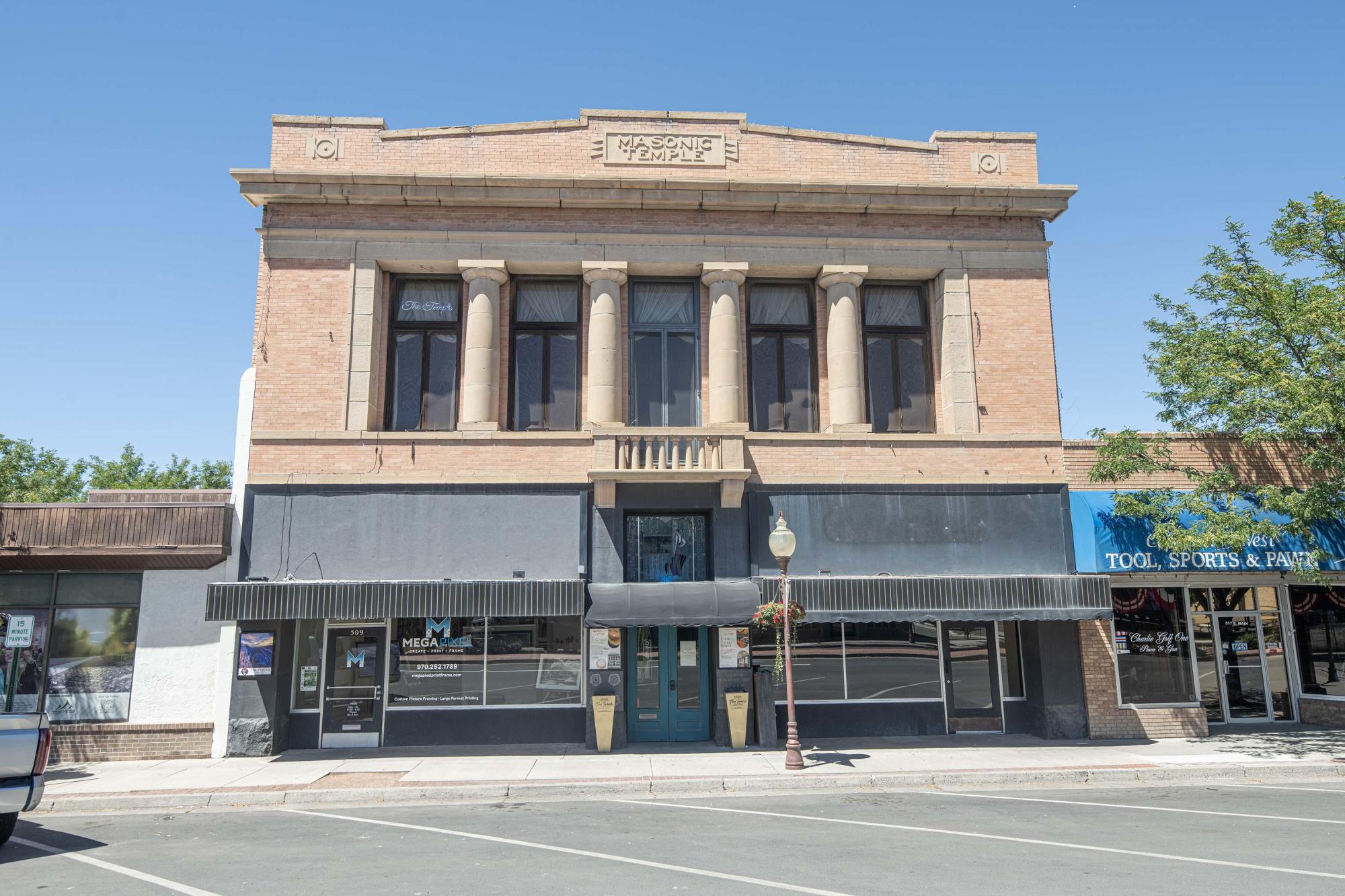 E Main St. Montrose