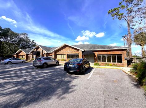 125 W Pineview