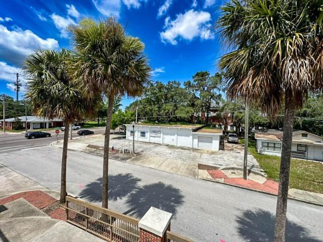 Downtown Apopka Main St.  3,470 Sqft Building