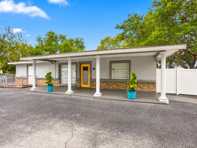 Freestanding Commercial Building on Ridge Rd