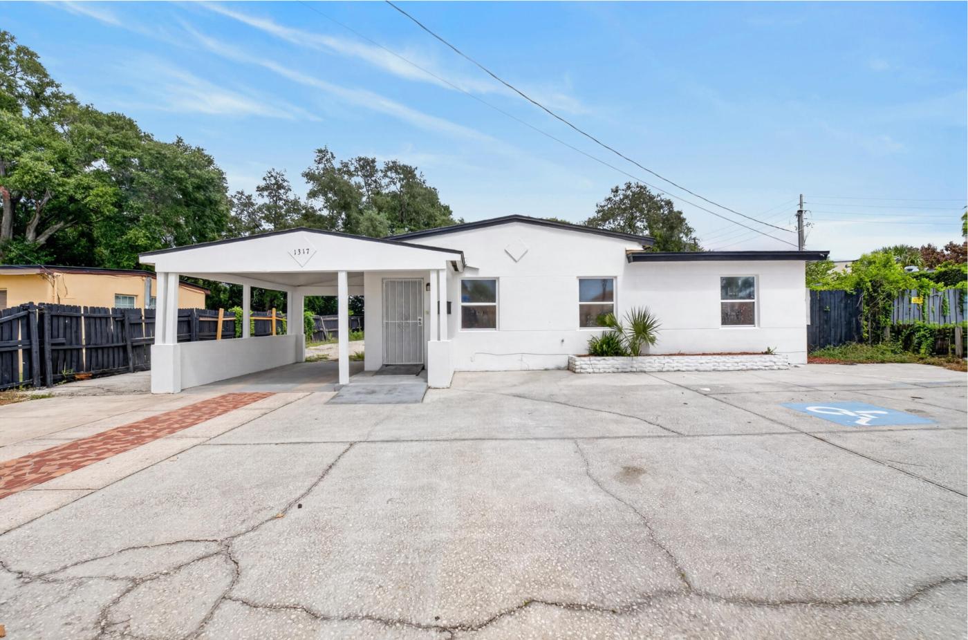 Freestanding Professional Office • 1317 N Pin