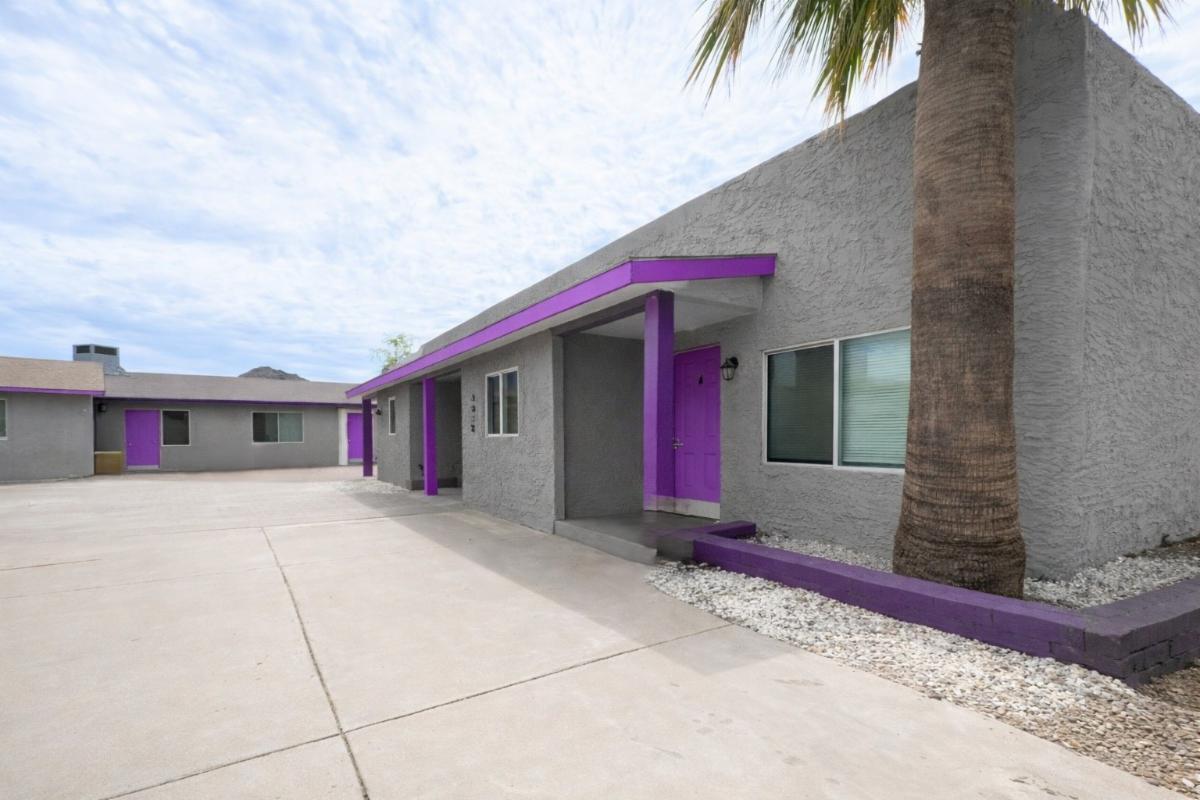 8939 N 8th St | Absolute NNN 8 Units