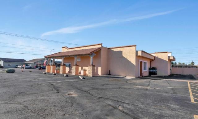 Wickenburg | NNN + 6 Apts | Seller Finance