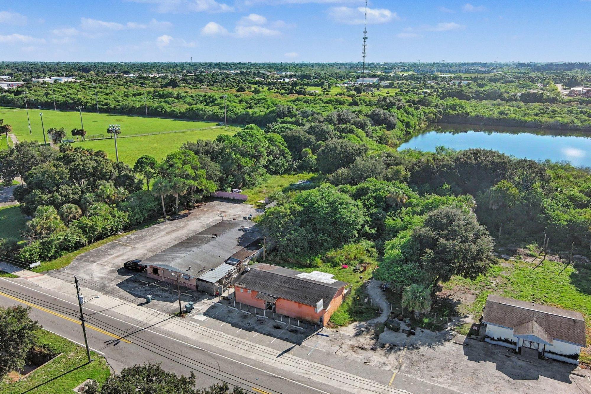 400 S. Burnett Rd | Leased Retail Investment