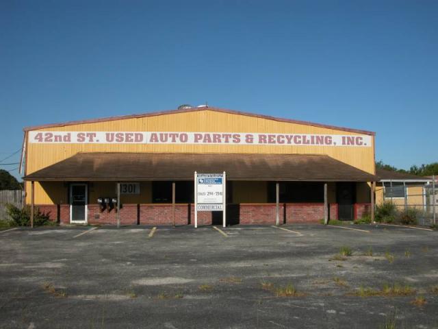 Commercial Property On 42nd St NW