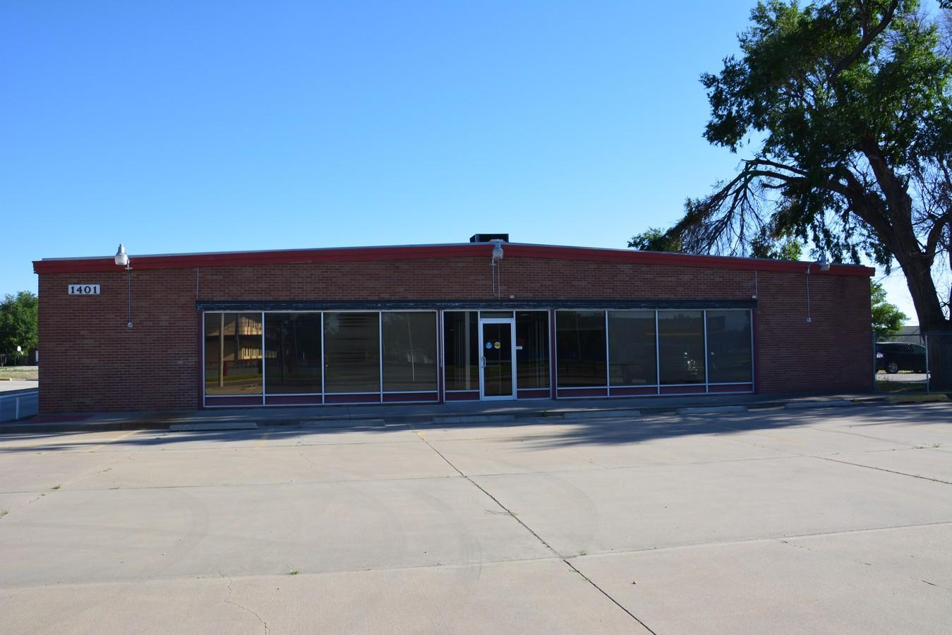 1401 Buffalo Jones Ave