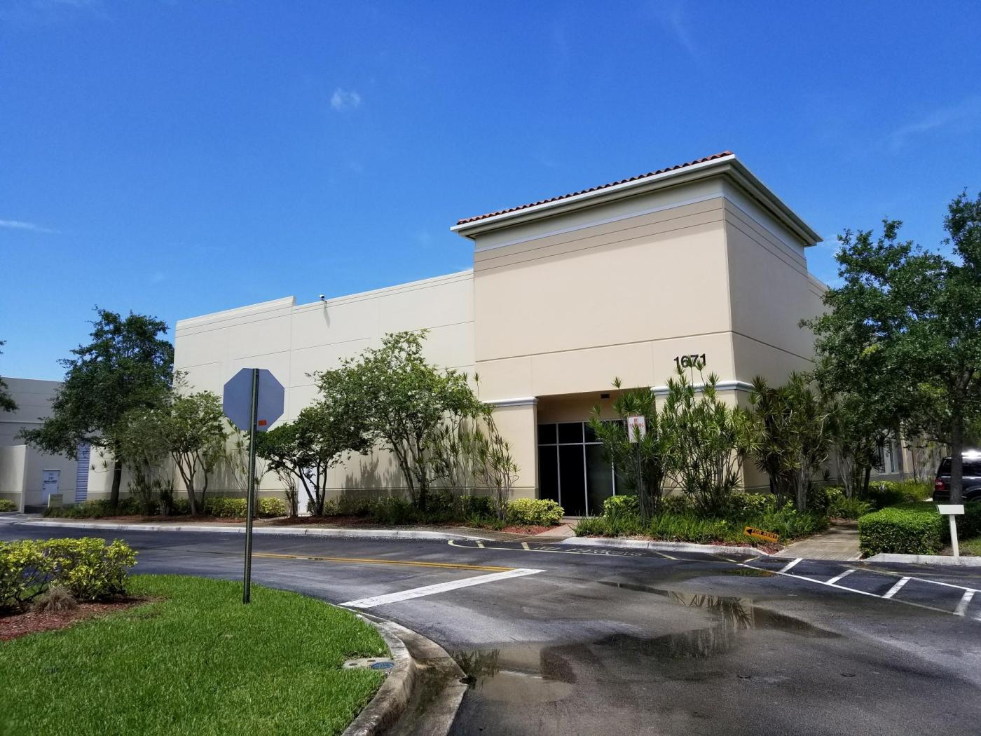 For Sale Office/Warehouse 3,612 SF