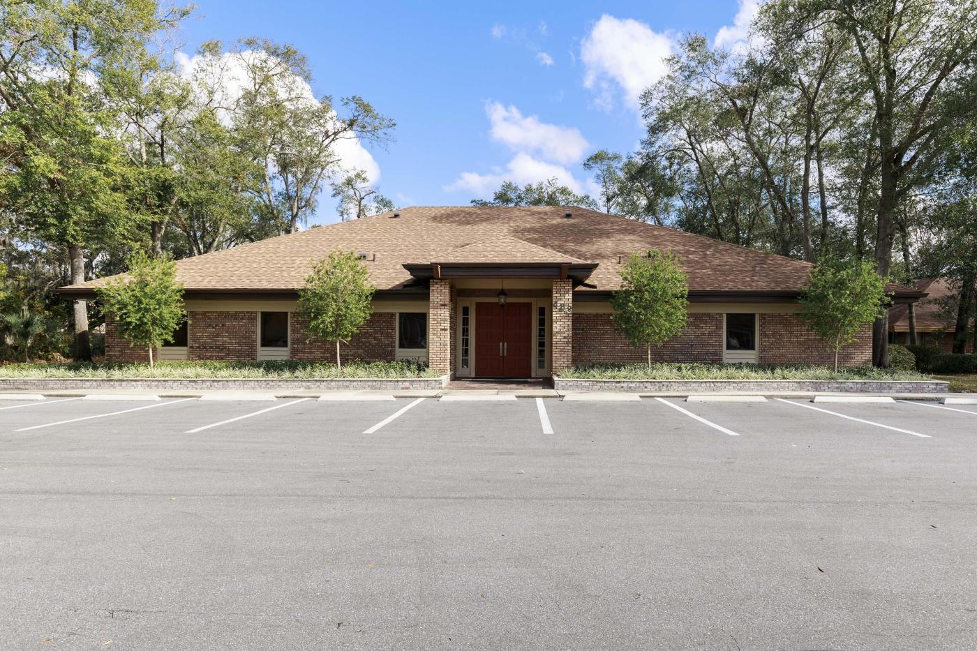 483 Montgomery Place - Exceptional Office