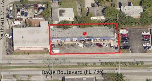 Investment Retail Center 4124 SQFT