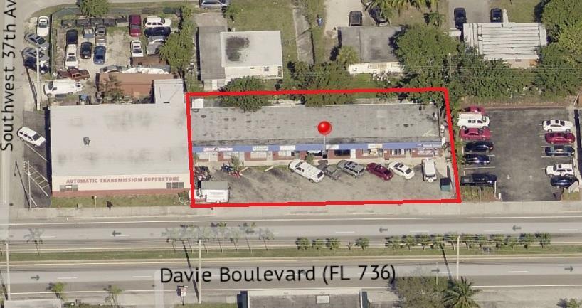 Investment Retail Center 4124 SQFT