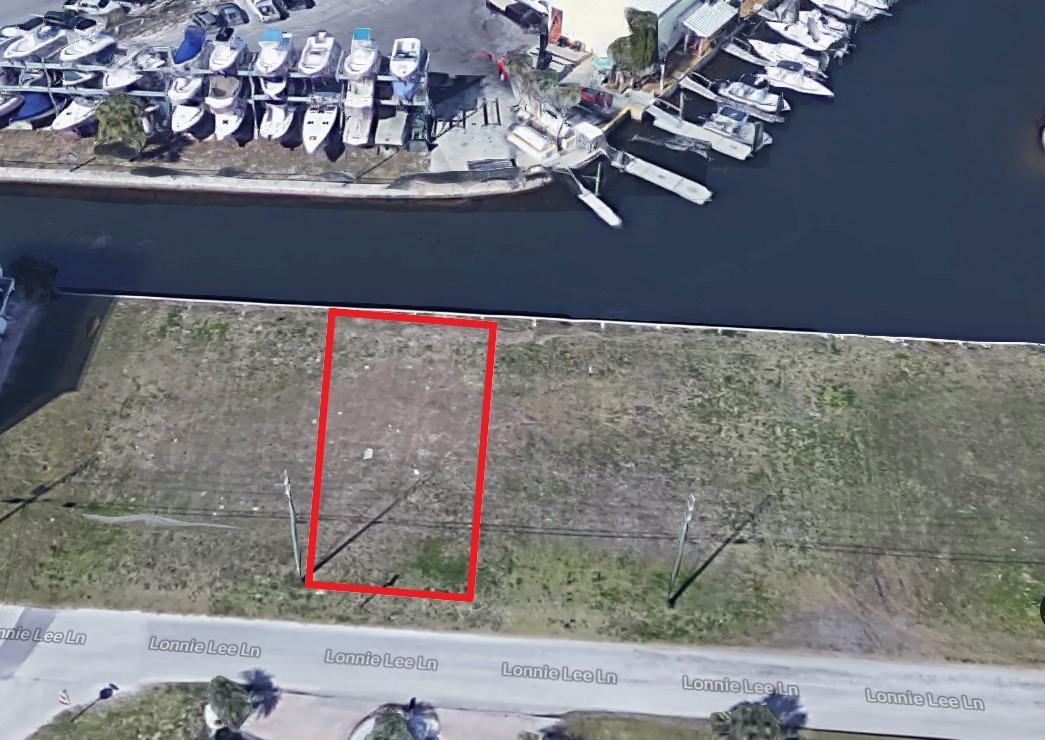 Waterfront Lot near Hudson Beach