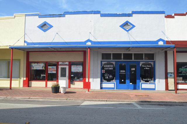 Store front for sale in Arcadia, Fl