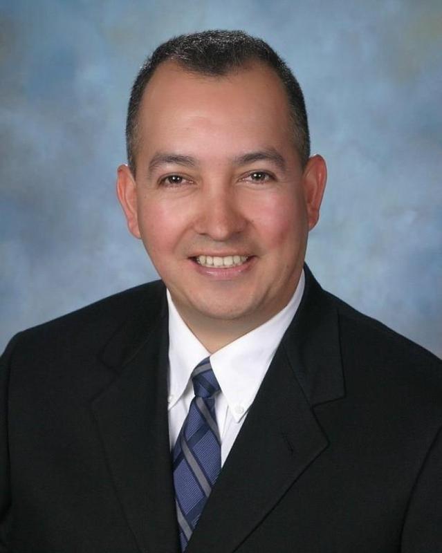 Enrique Flores