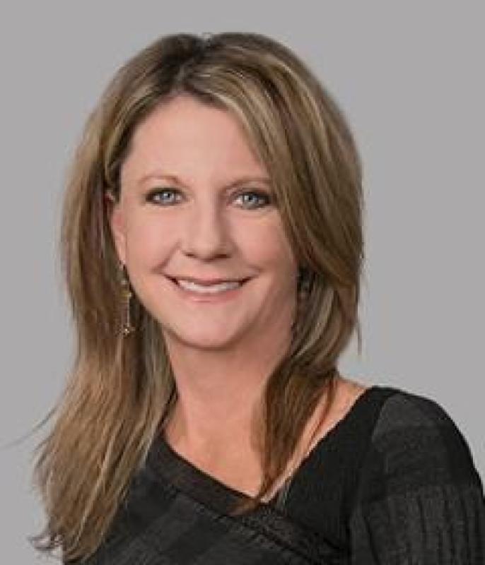 Joanna Jennings, Broker