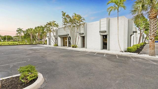 Fully Tenanted Net Lease Flex Call Center