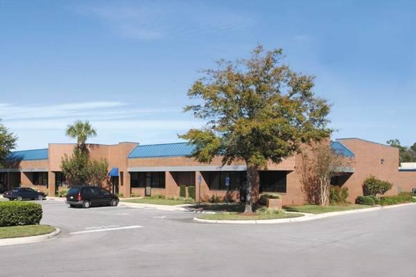 Crossroads Business Center at Semoran