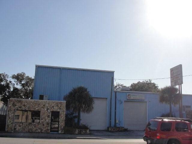 8423 N. Nebraska Avenue Retail Building