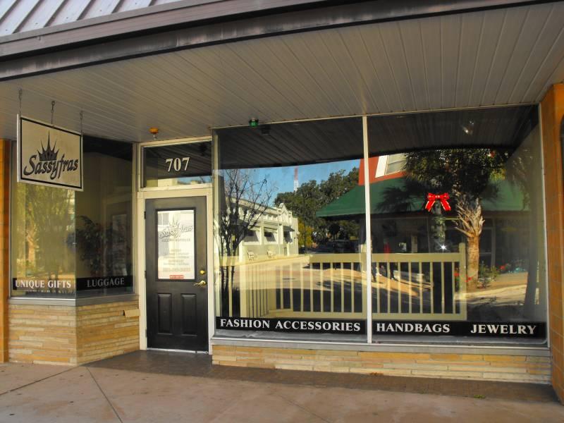 199,000 buys 5,000 SF of Retail Commercial