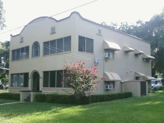 4 Unit Apartment Building in Leesburg
