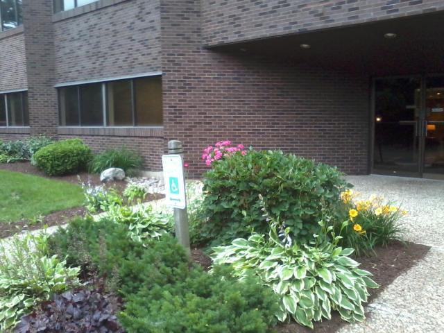 Multi Tenant Office Building in Crystal Lake