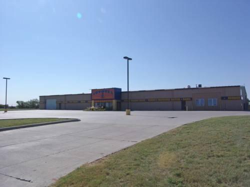 2302 Mary St GARDEN CITY KS