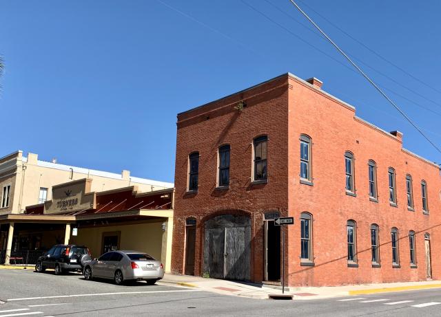 Historic Brick Building in Leesburg's CBD