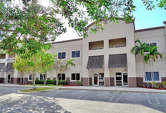 3,712 SF Office/Warehouse for Sale