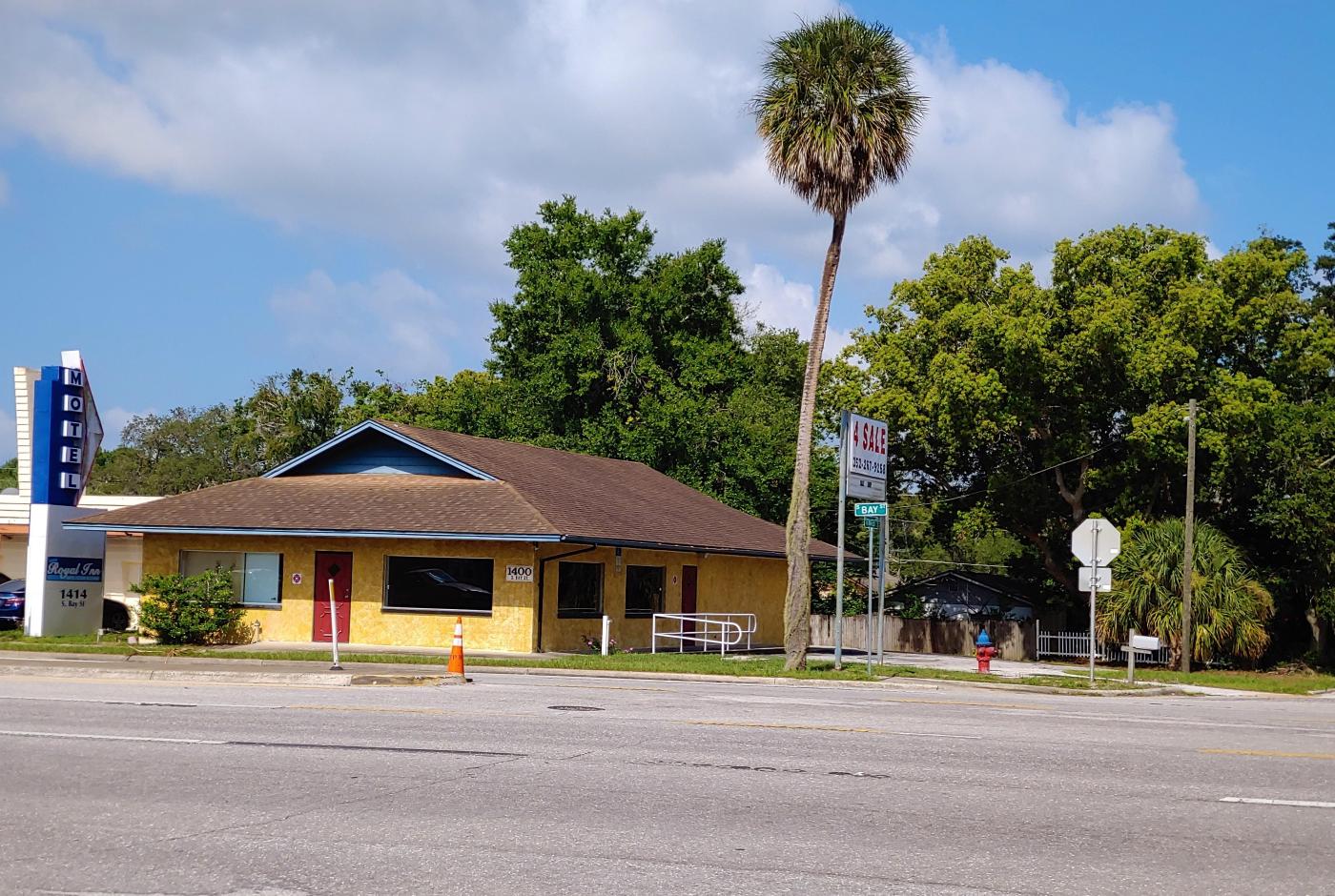 2,040 SF Bldg Corner Bay St / SR 19 Corner