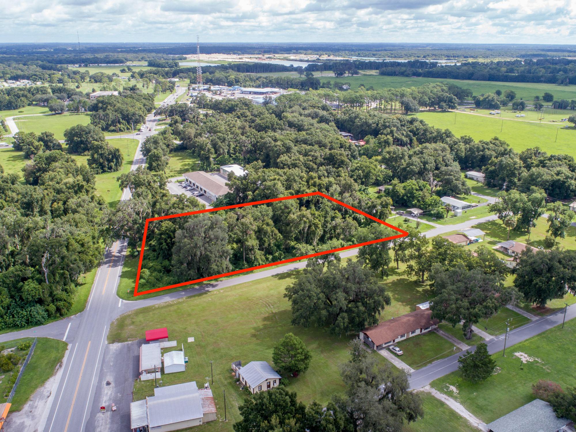 Land in Sumterville