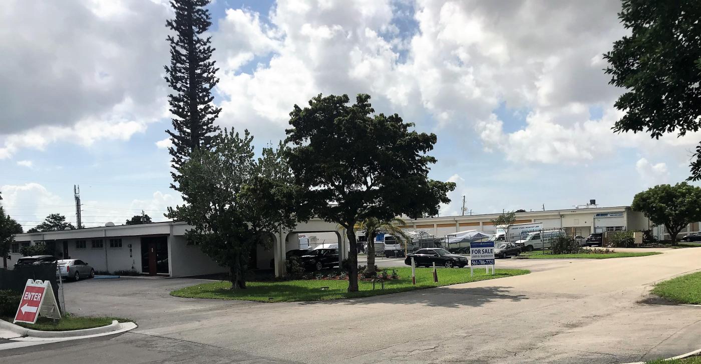Multi Tenant Office/ Warehouse Building
