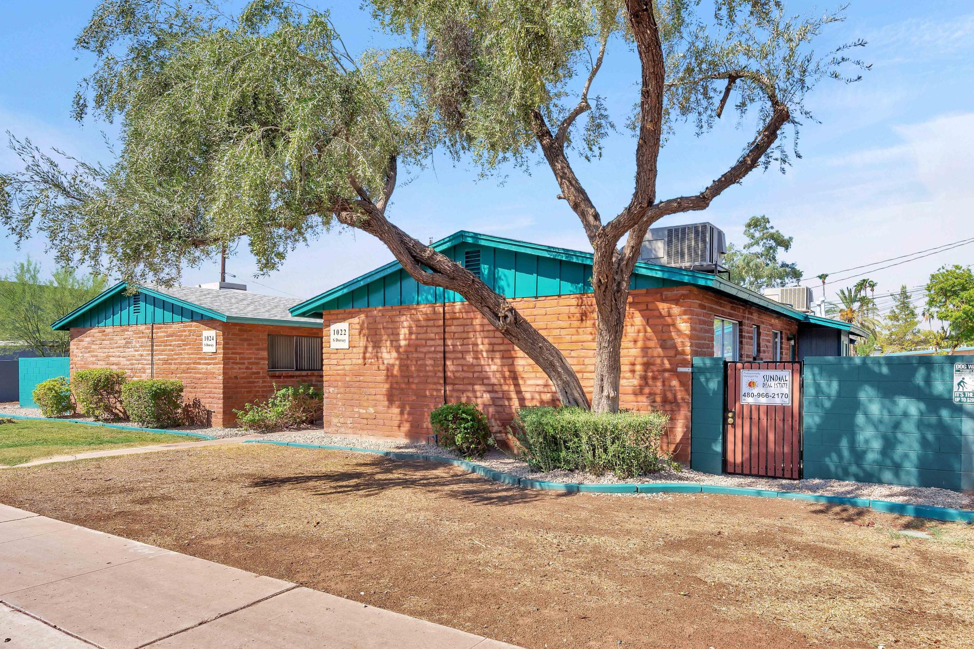 1 Block from Lightrail 4 plex in Tempe AZ