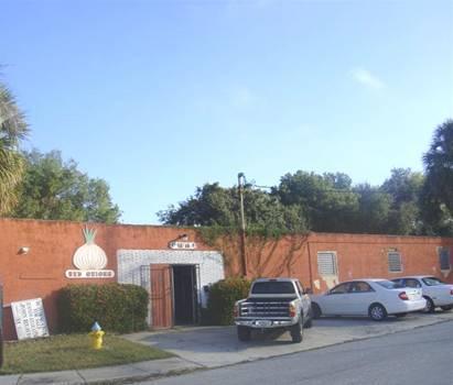 COMMERCIAL BUILDING w/ OFFICE SPACE