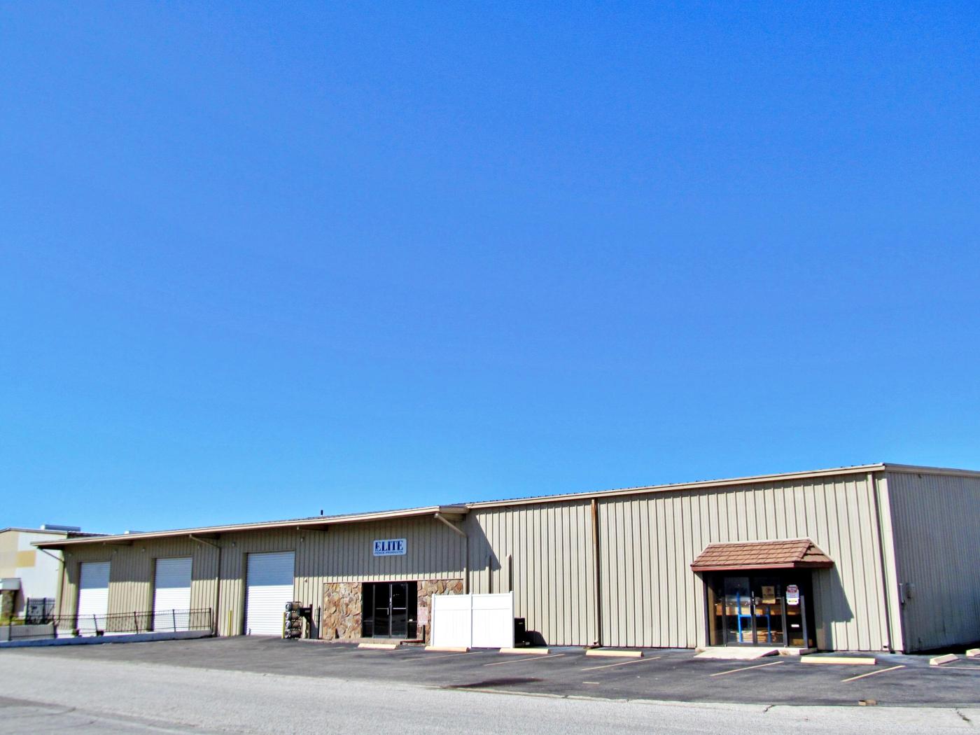 Warehouse Building for Sale - 11,250 sf
