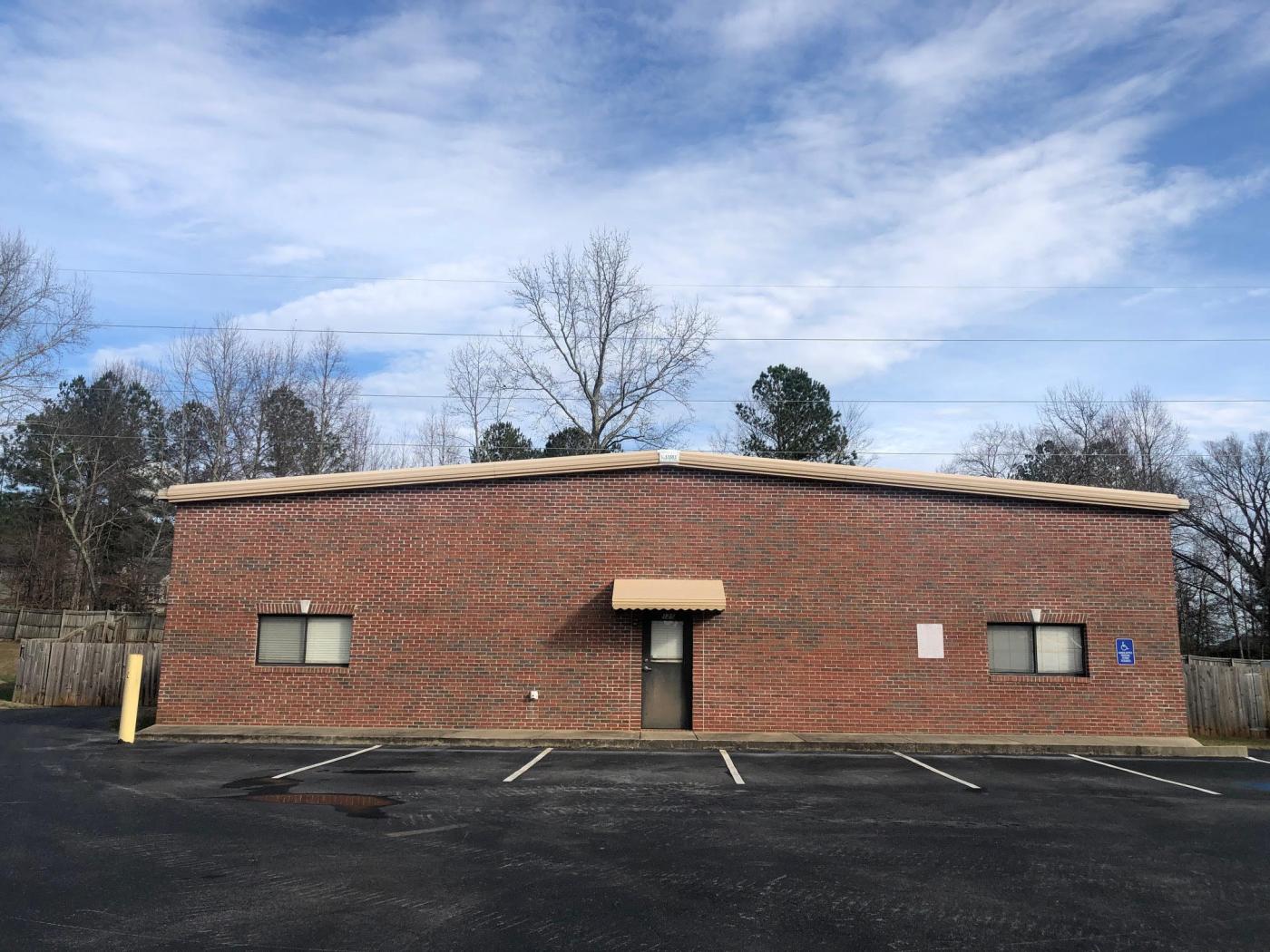 2,700+- SF Office Warehouse Building