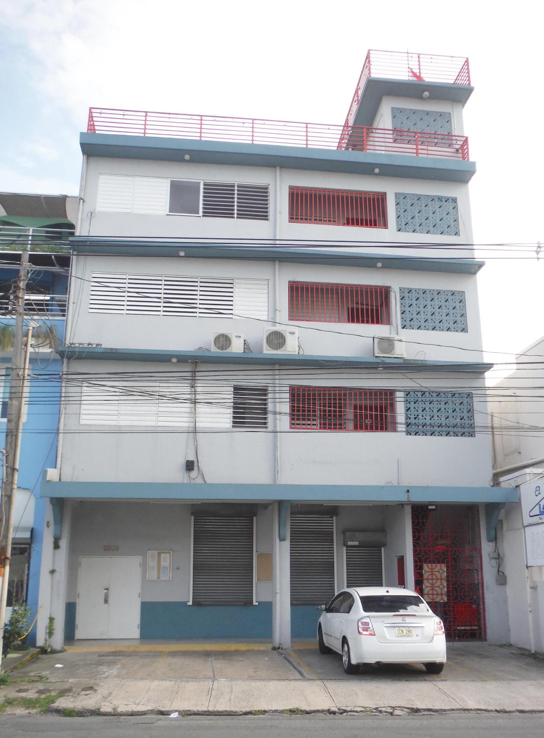 Gateway to Calle Loiza! 6 Apts + Commercial