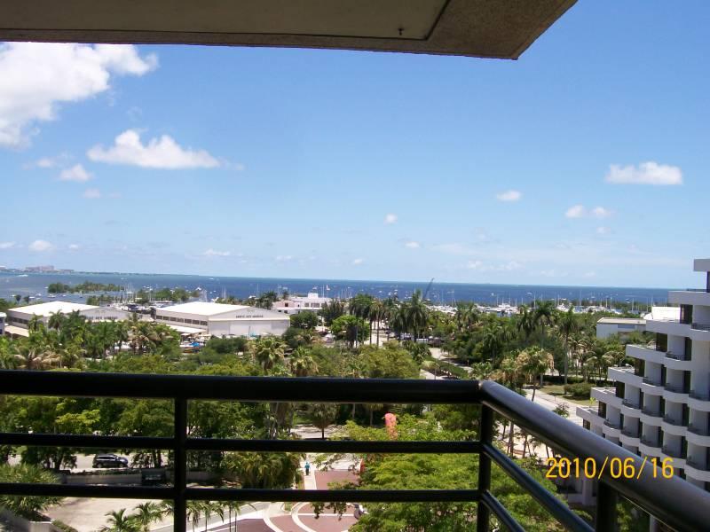 Grand Bay Plaza
